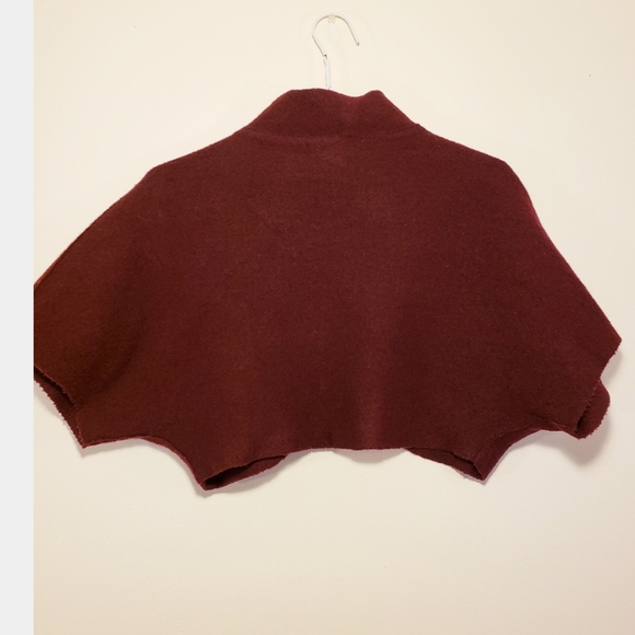 Amore Floral Wool Cropped Shrug Cardigan - Picture 3 of 7